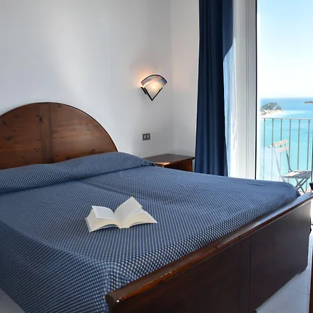 La Gioiosa 3*